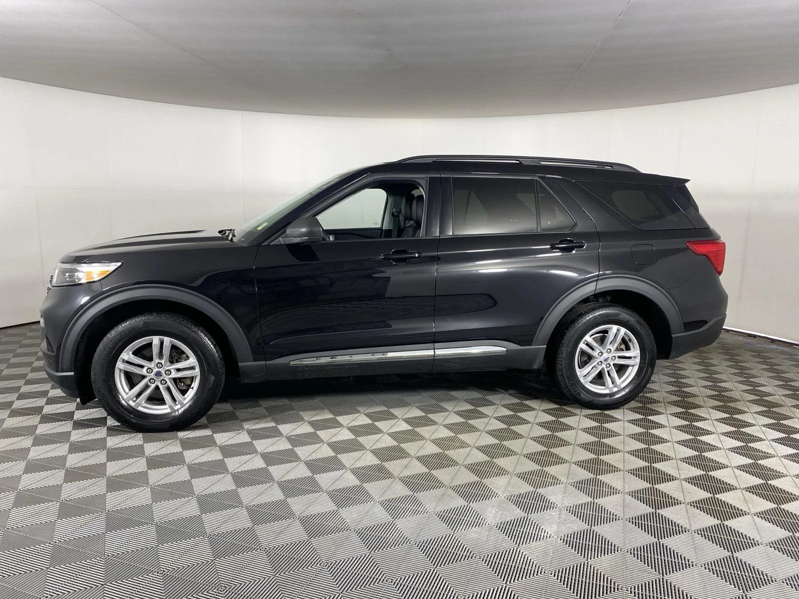 Used 2024 Agate Black Ford XLT image 7