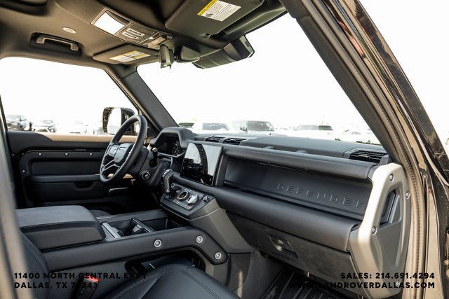 Used 2025 Santorini Black Metallic Land Rover X-Dynamic SE image 12