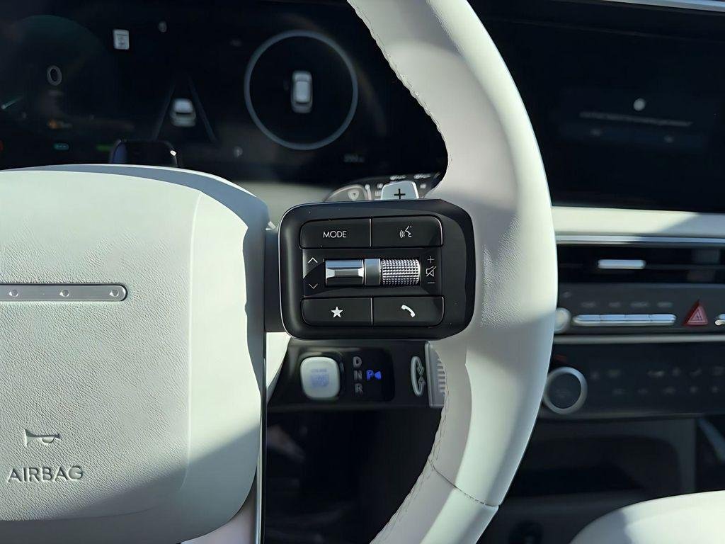 New 2026 Gray Hyundai SEL 7P image 17