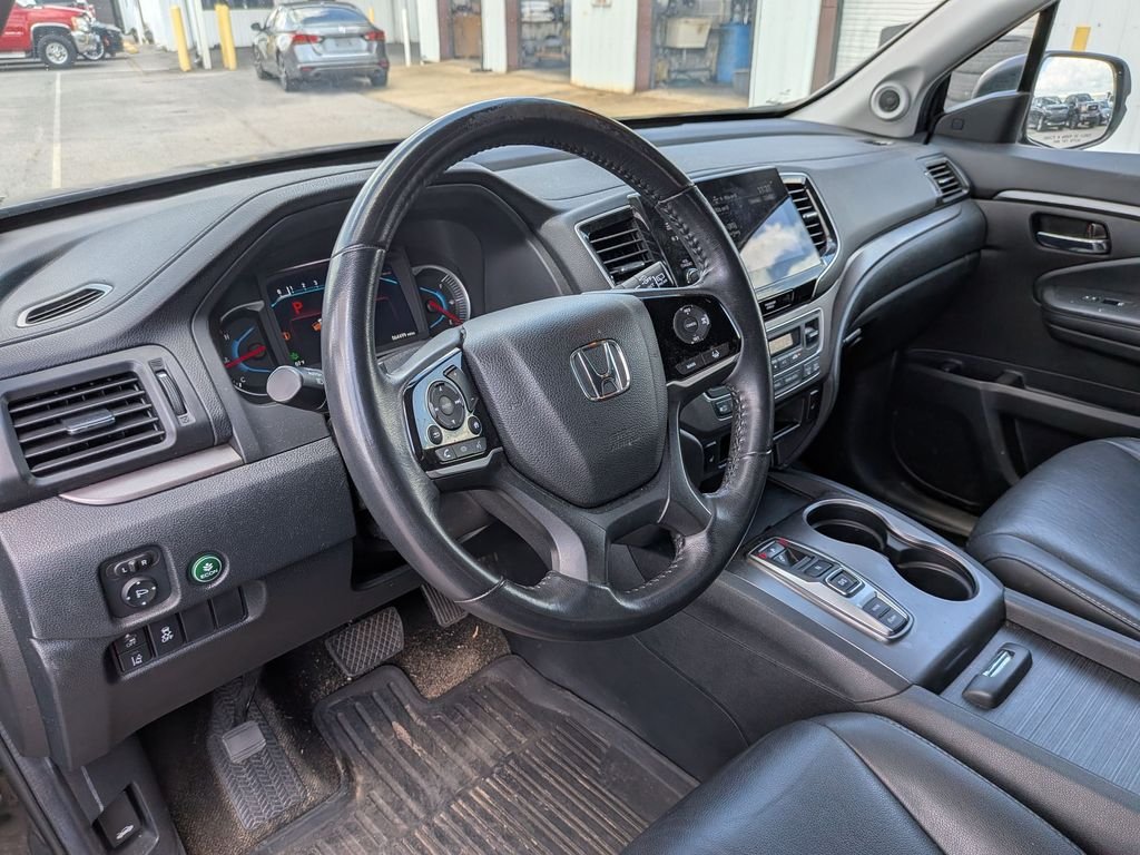 Used 2022 Black Honda EX-L image 26