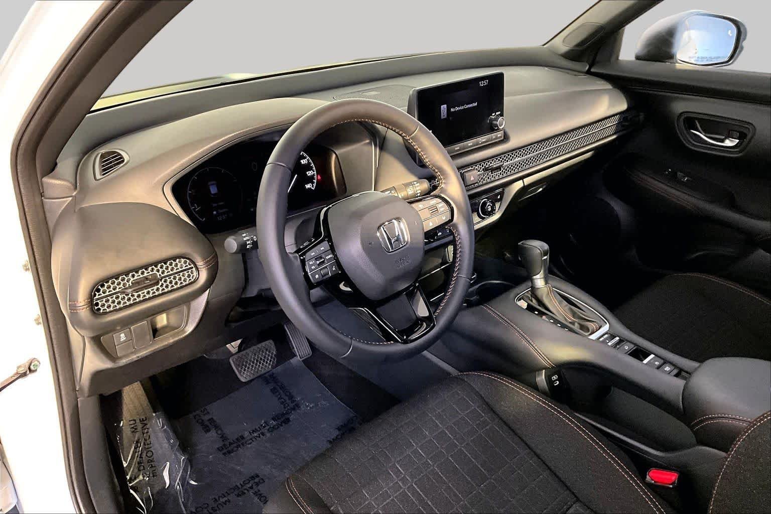 Used 2025 Platinum White Pearl Honda Sport image 18