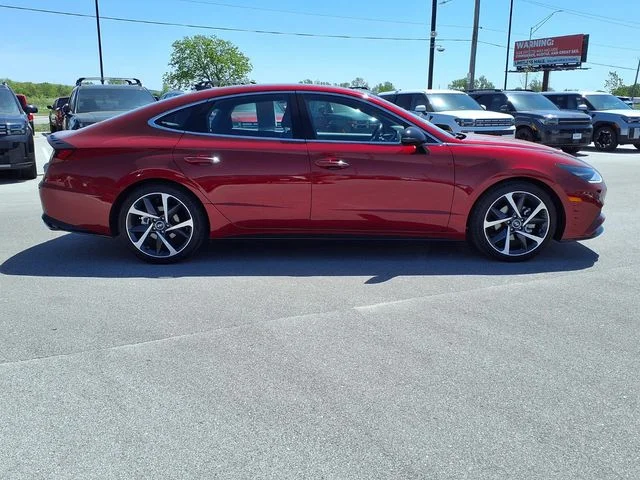 Used 2023 Red Hyundai SEL Plus image 8