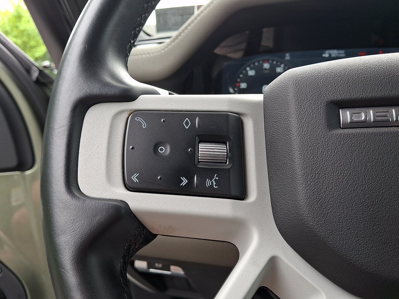 Used 2021 Pangea Green Metallic - 1DJ Land Rover 90 First Edition image 19