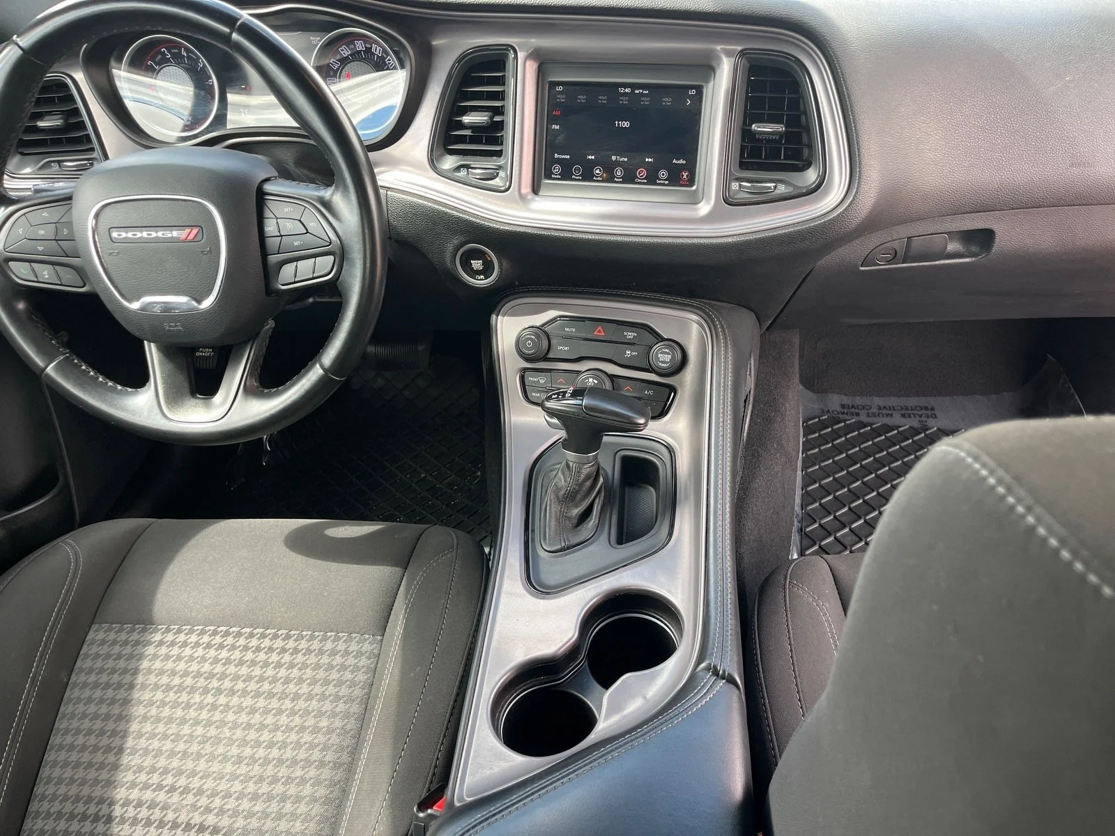 Used 2023 Torred Clearcoat Dodge SXT image 13