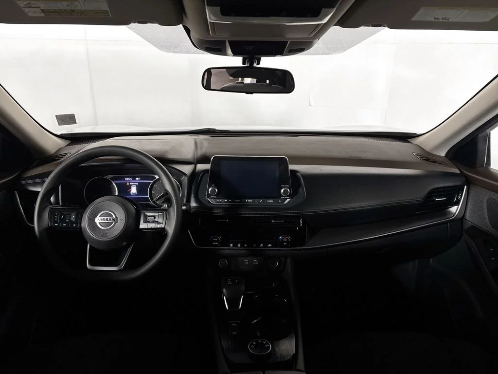 Used 2021 Silver Nissan SV image 12