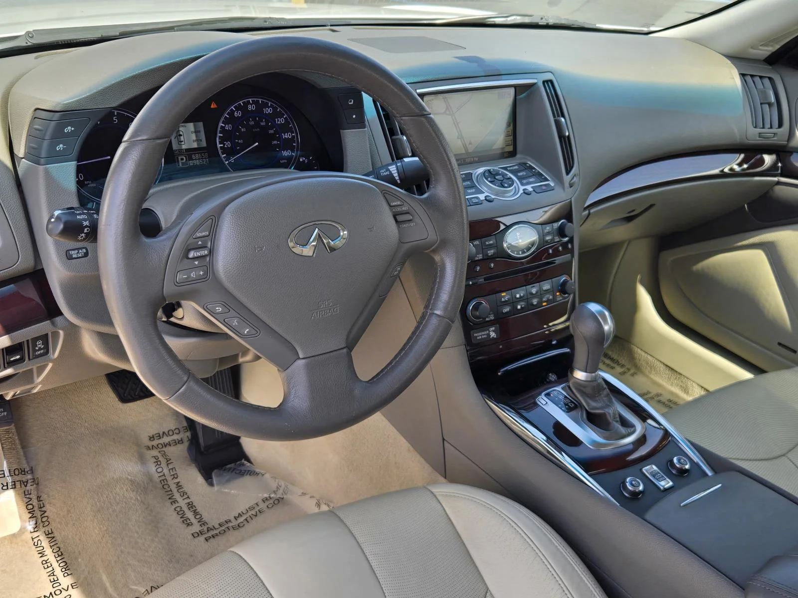 Used 2011 Moonlight White INFINITI 2dr Base image 6
