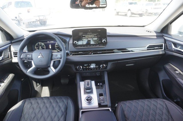 2025 Mitsubishi Outlander Plug-in Hybrid SEL - Photo 22