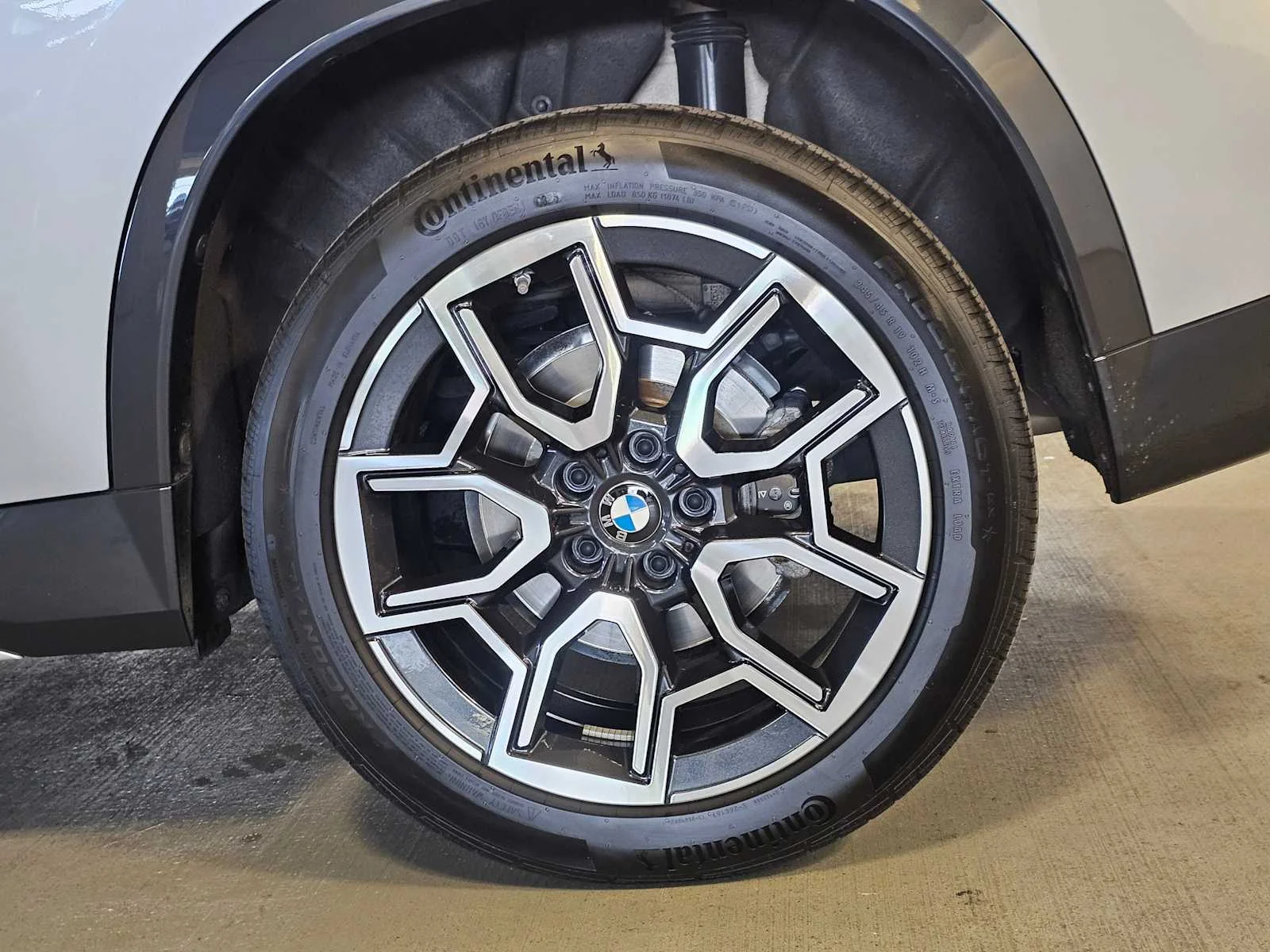 Certified Used 2025 Space Silver Metallic BMW xDrive28i image 8
