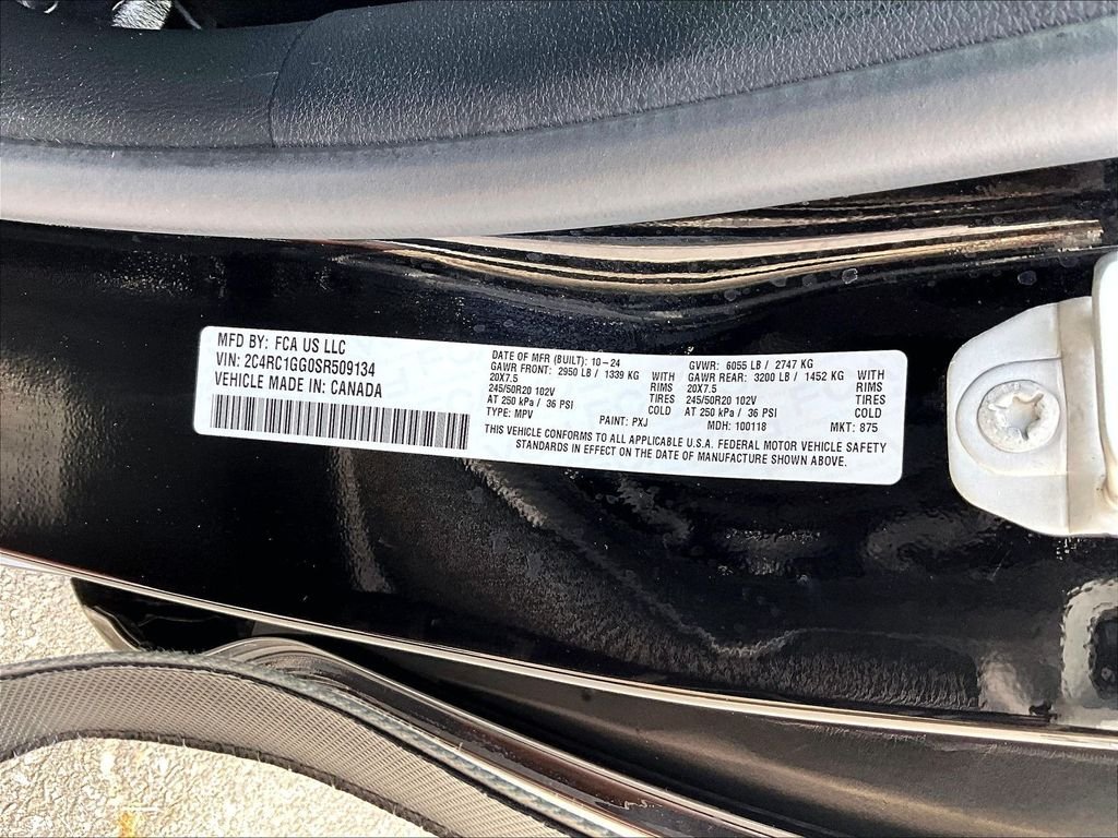 Used 2025 Black Chrysler Limited image 37