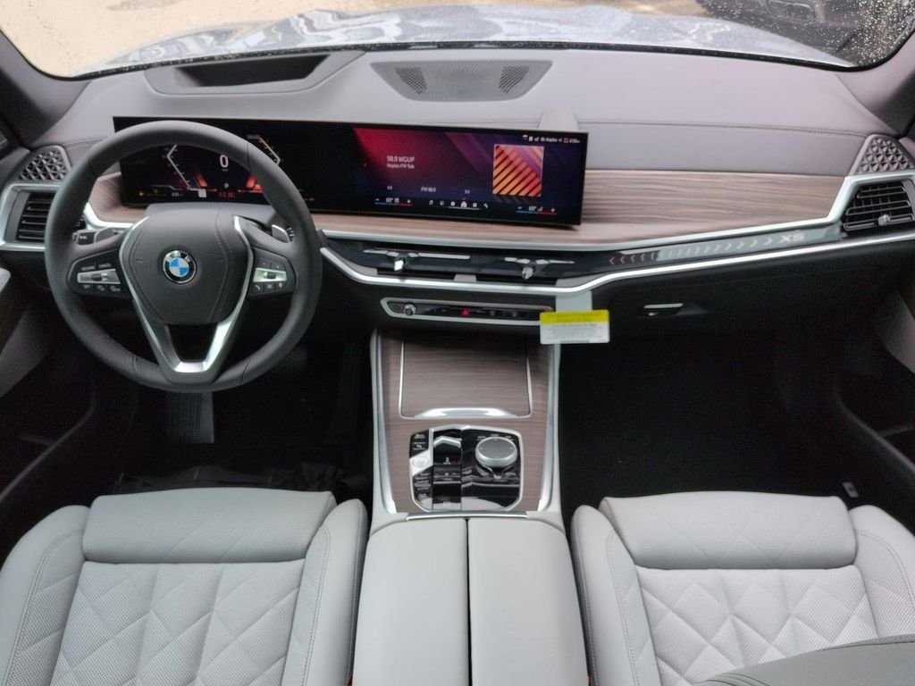New 2026 Skyscraper Grey Metallic BMW xDrive40i image 15