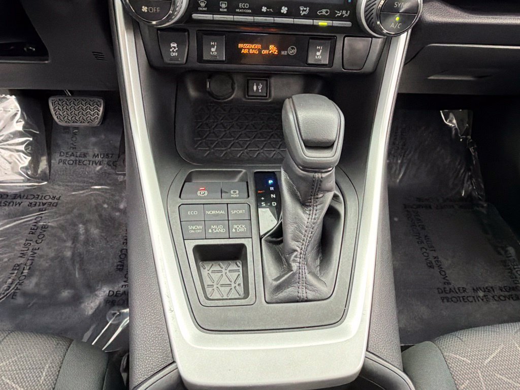 Used 2019  Toyota XLE image 15