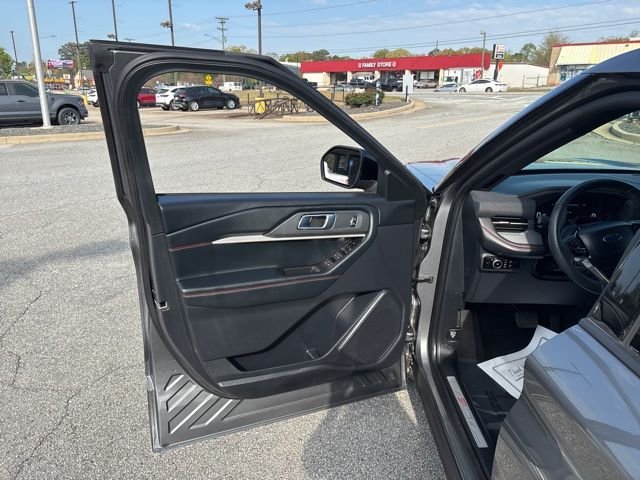 Used 2025 Gray Ford ST-Line image 10