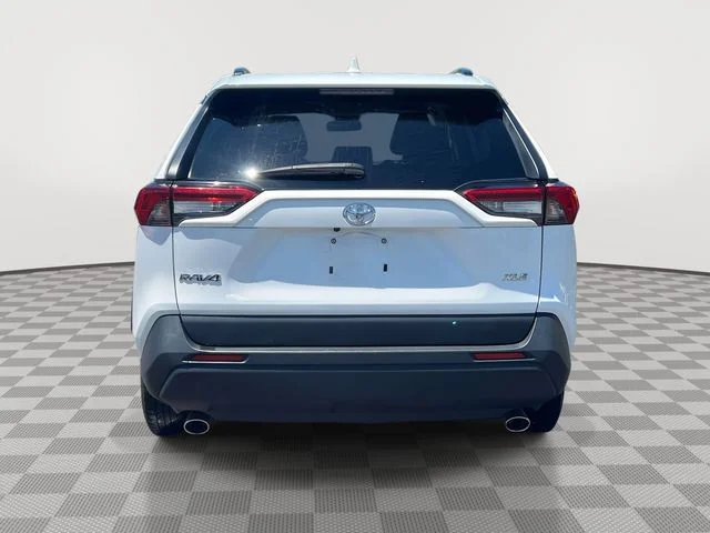 Used 2024 White Toyota XLE image 7