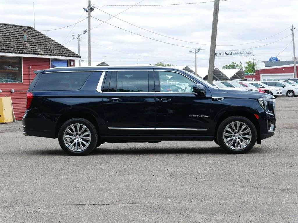 Used 2022 GMC Yukon XL Denali with VIN 1GKS2JKL4NR224542 for sale in White Bear Lake, Minnesota