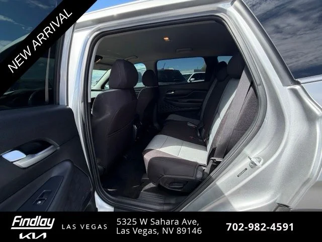 Used 2022 Silver Hyundai SE image 11