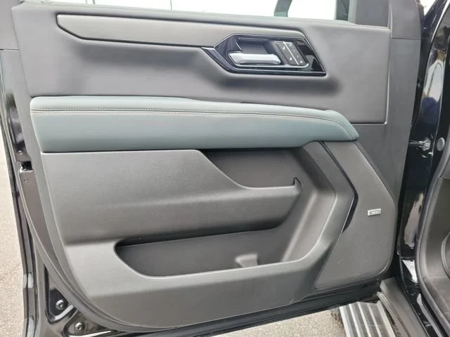 New 2026 Onyx Black GMC AT4 image 9