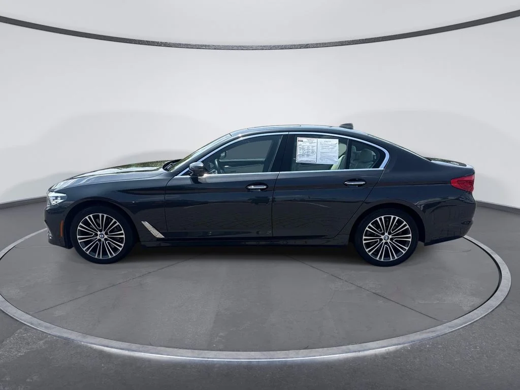 Used 2017 Gray BMW 530i xDrive image 4
