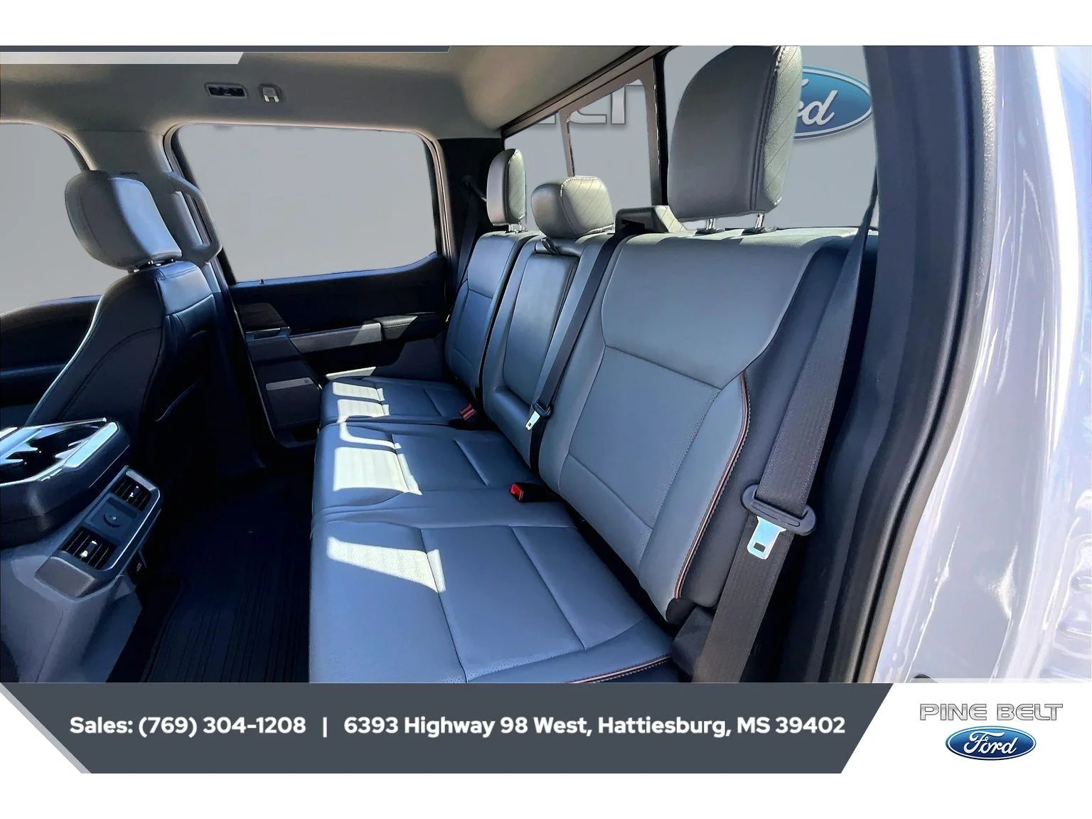 Used 2025 Space White Metallic Ford LARIAT image 20