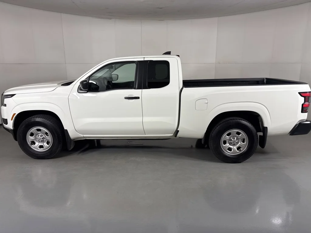 Used 2025 White Nissan S image 5