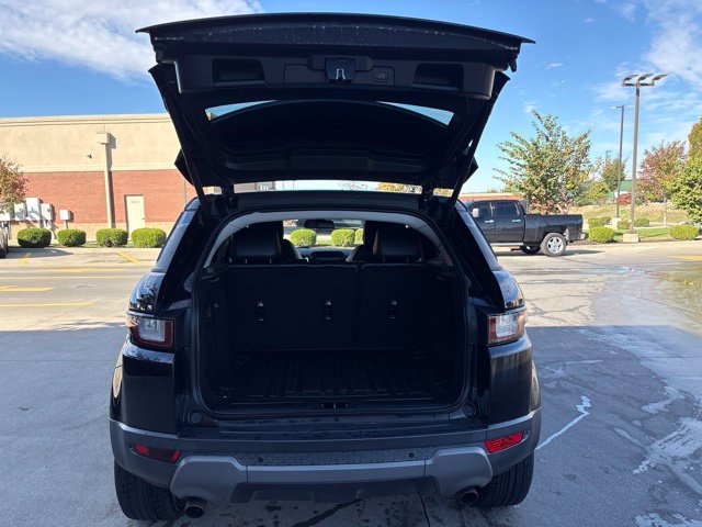 Used 2017  Land Rover SE image 32