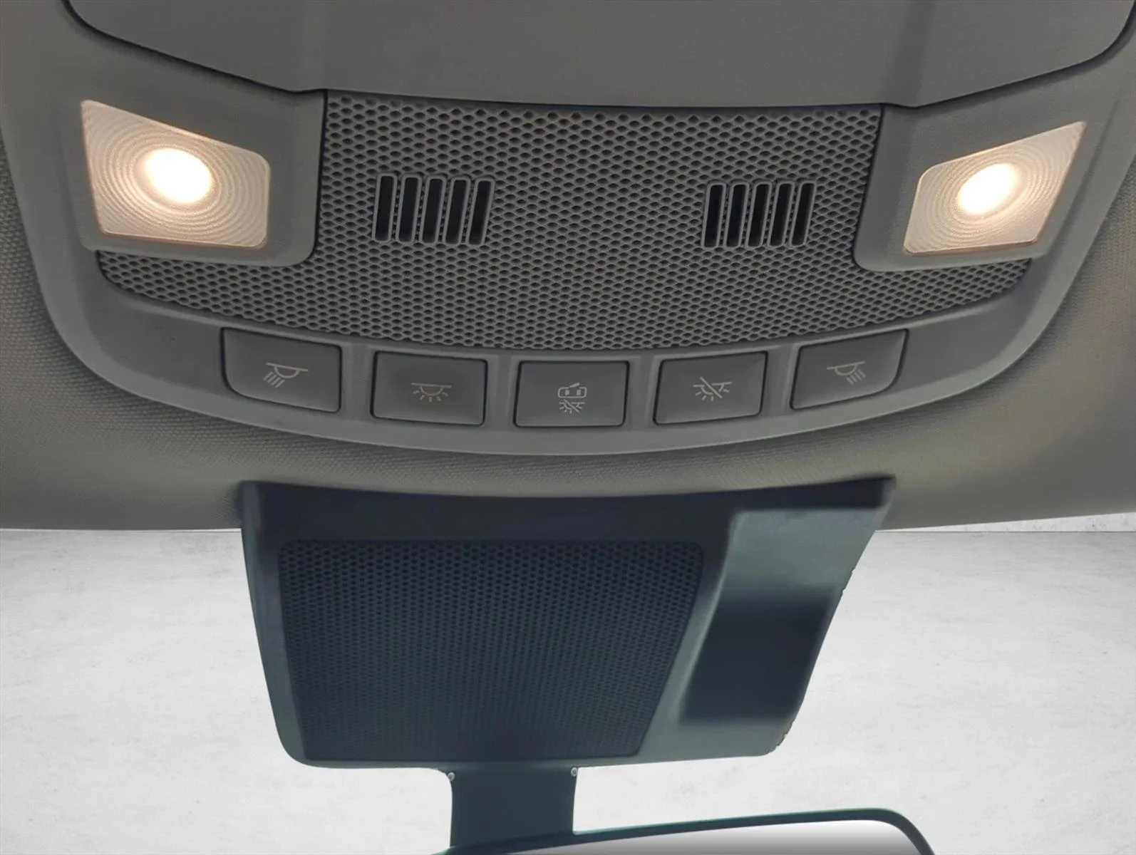 Used 2020 Oxford White Ford XLT image 26
