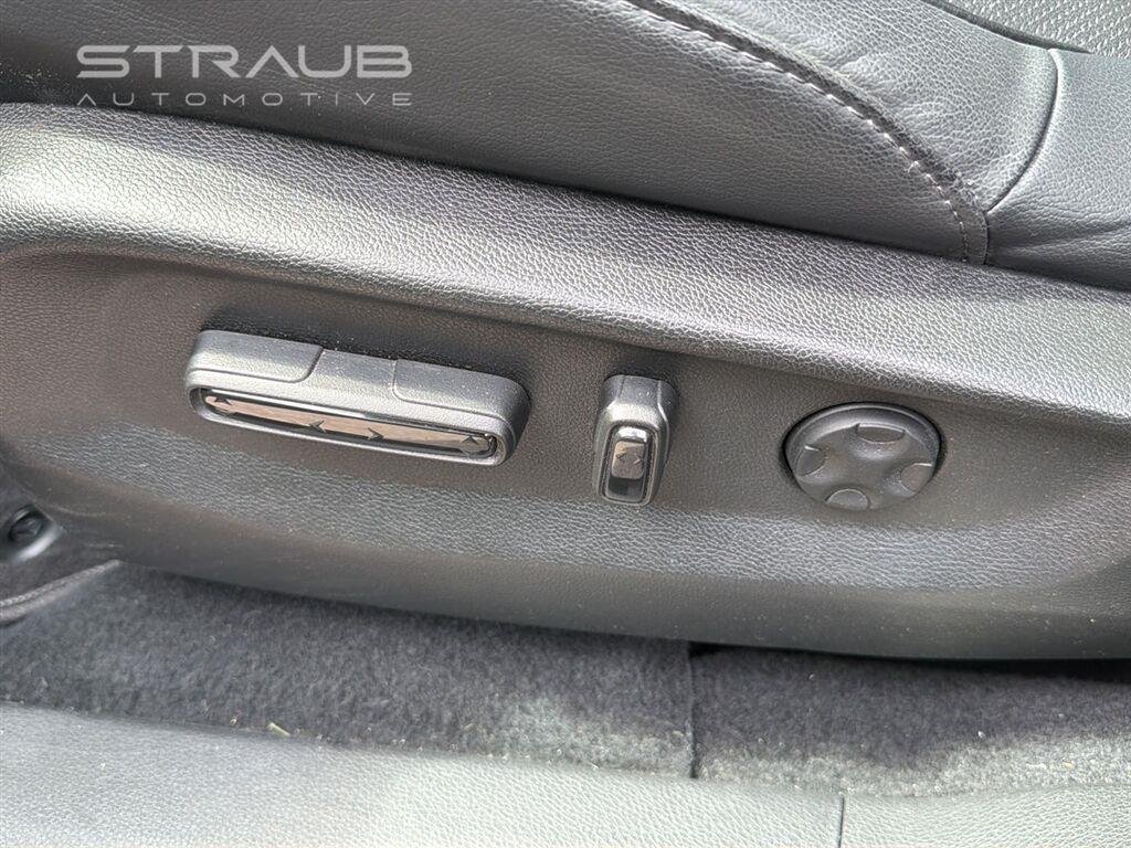 Used 2022 Crystal Black Pearl Honda Touring image 14
