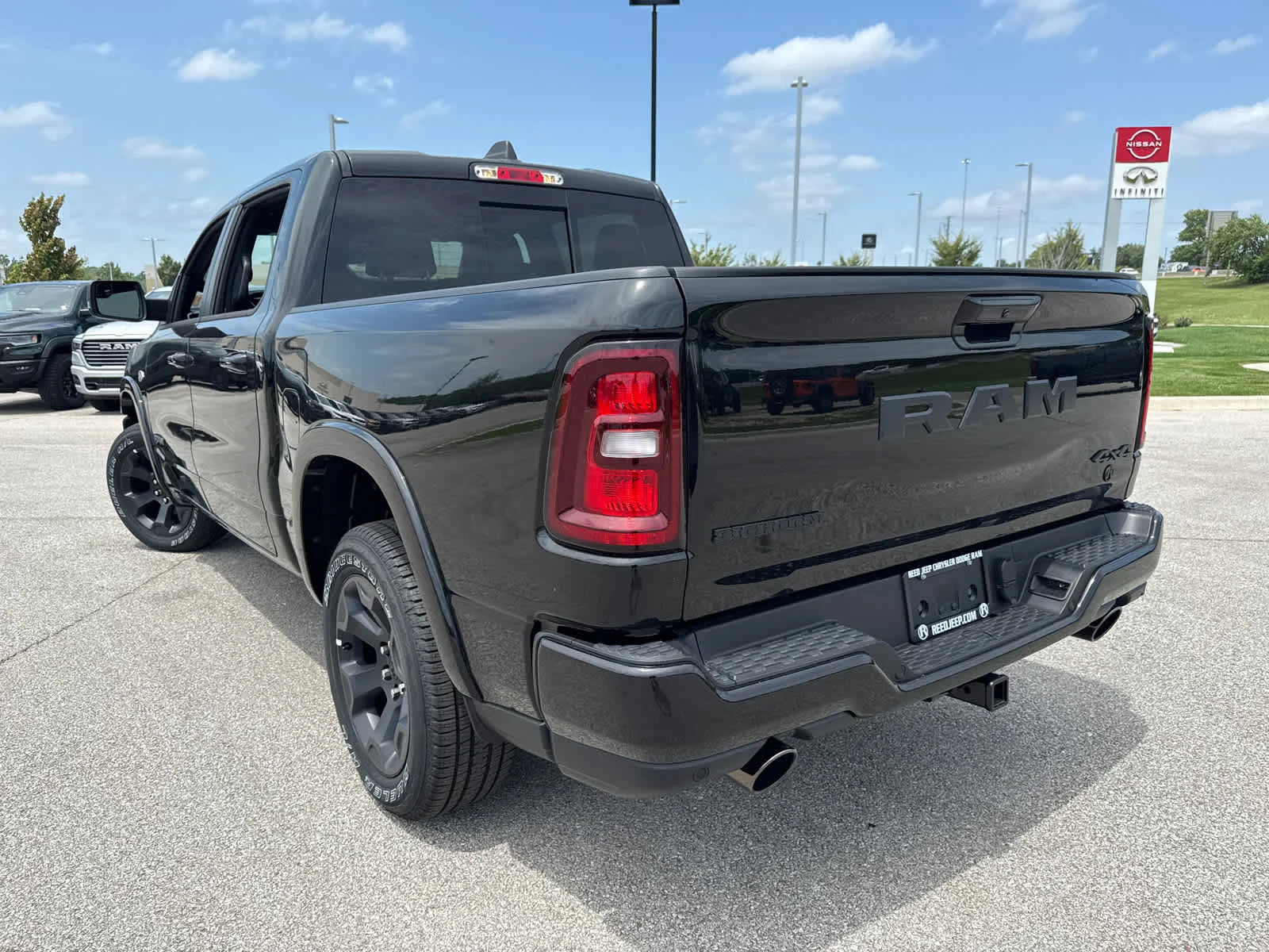 New 2026 Diamond Black Crystal Pearl-Coat Exterior Paint RAM Big Horn image 6