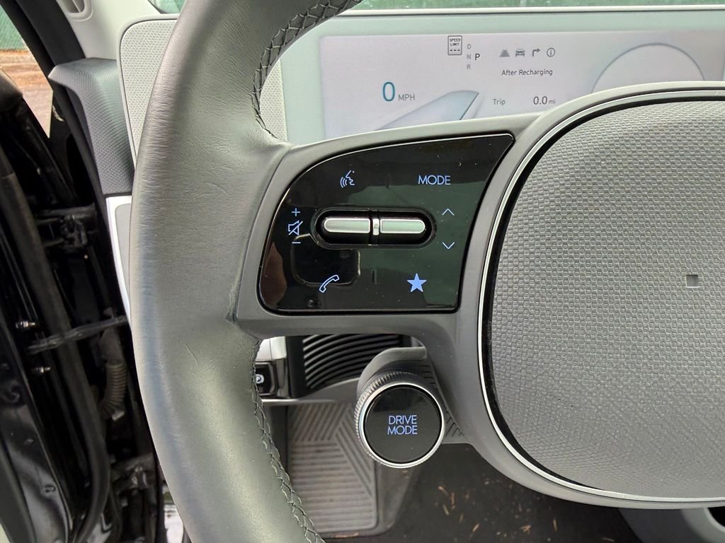 Used 2023 Abyss Black Hyundai Limited image 11