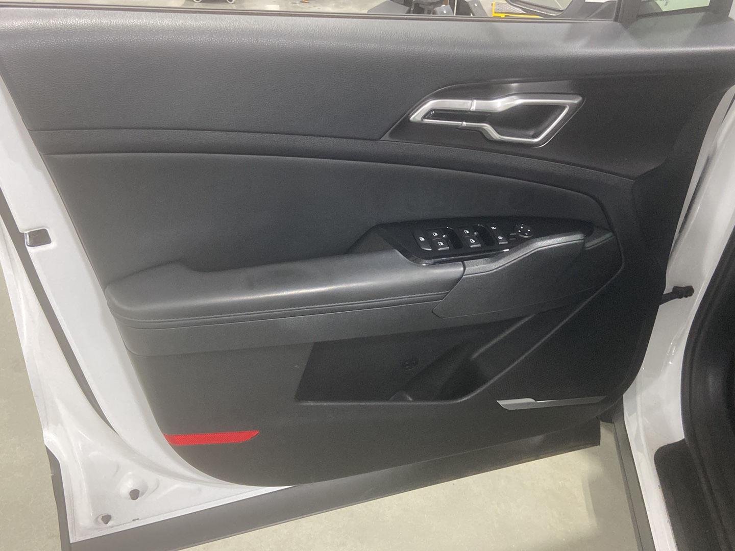 Used 2023 Glacial White Pearl Kia EX image 9