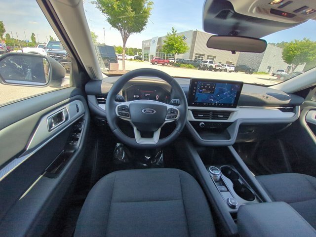 New 2026 Space White Metallic Ford Active image 34