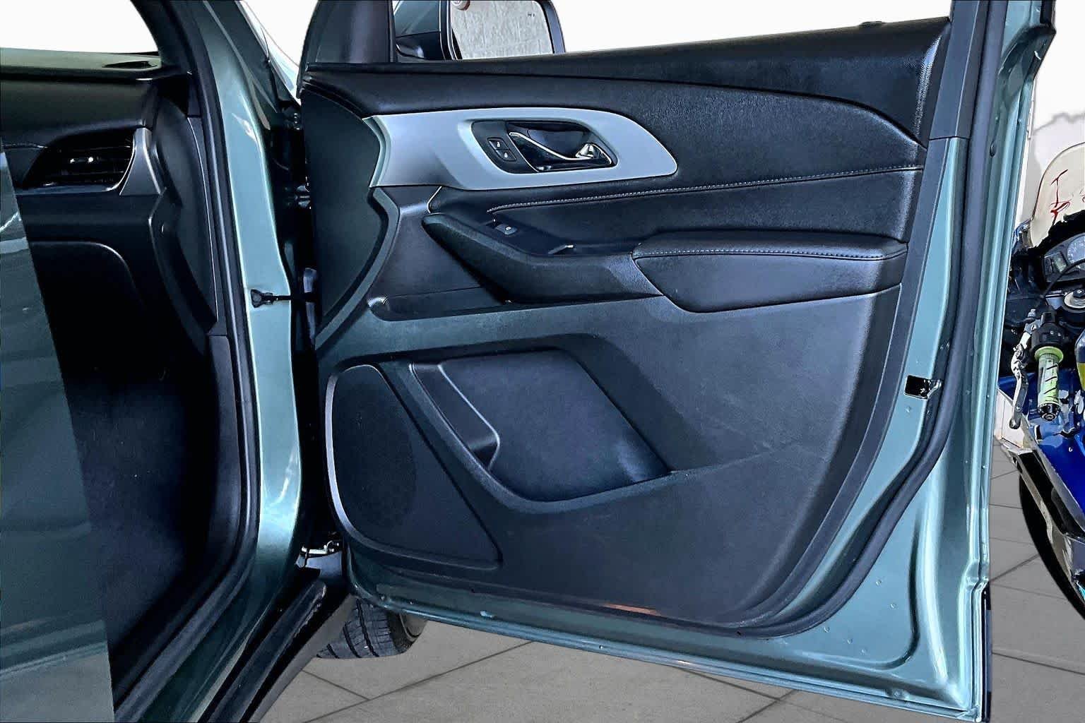 Used 2022 Silver Sage Metallic Chevrolet LT Cloth image 22