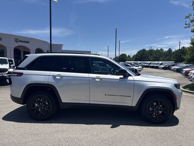 New 2026 Silver Jeep Laredo Altitude image 8