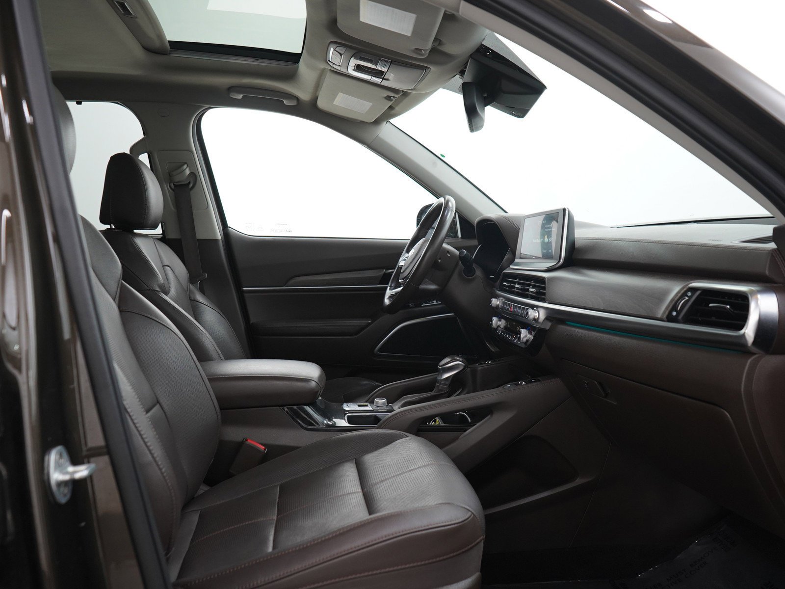 Used 2020 Dark Moss Kia SX AWD image 11