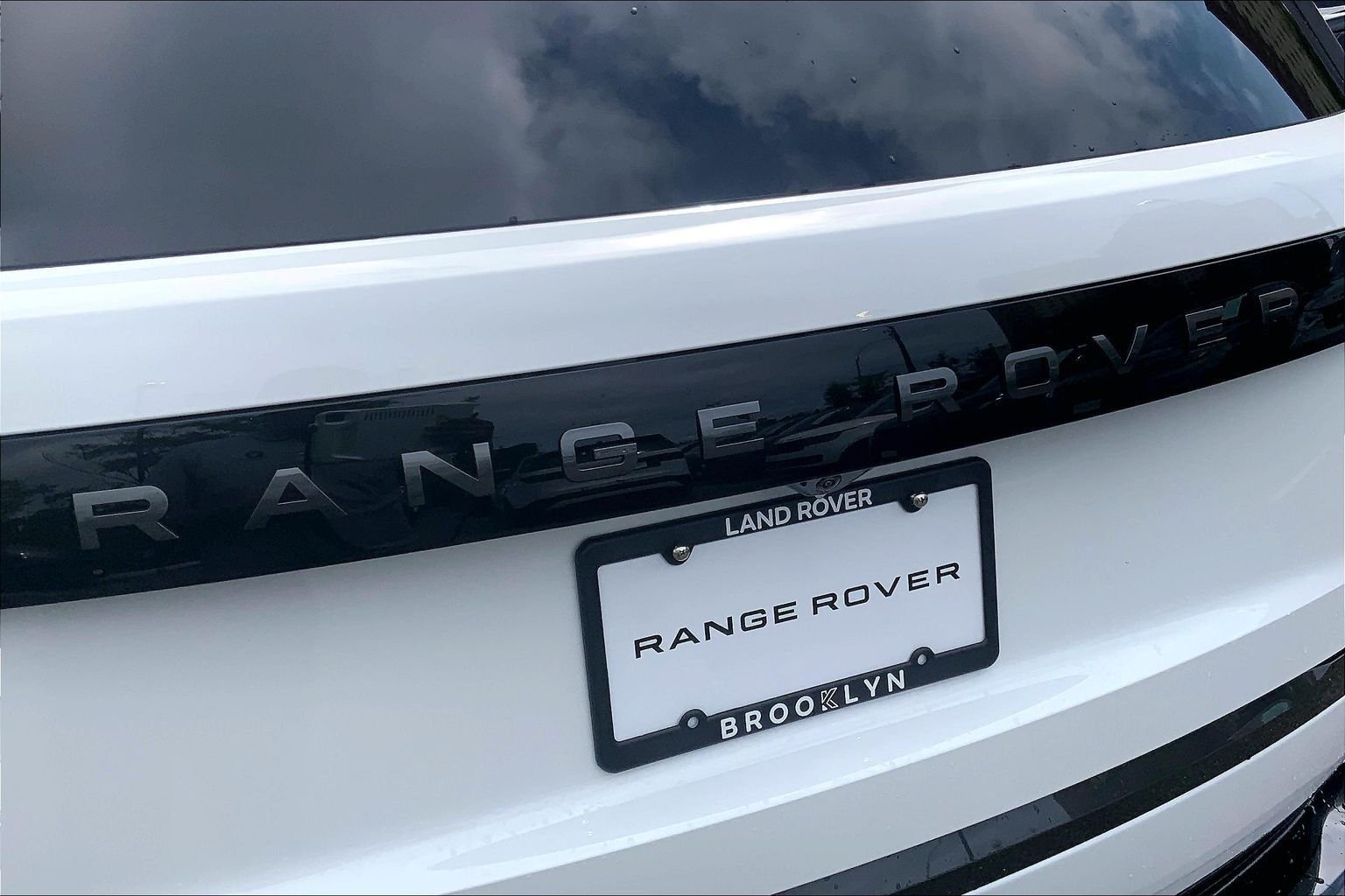 New 2026 Fuji White Land Rover SE 7 Seats image 15