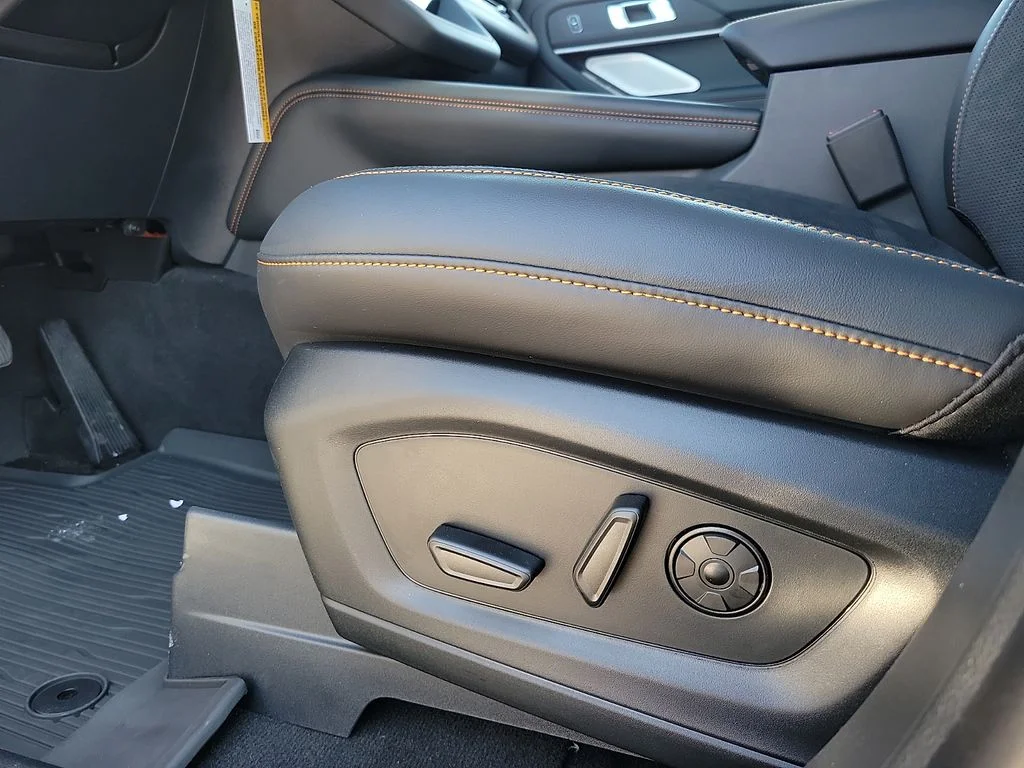 New 2026 Carbonized Gray Metallic Ford Tremor® image 13