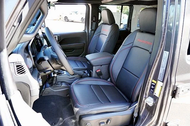New 2026 Granite Crystal Metallic Clear-Coat Exterior Paint Jeep Rubicon image 19
