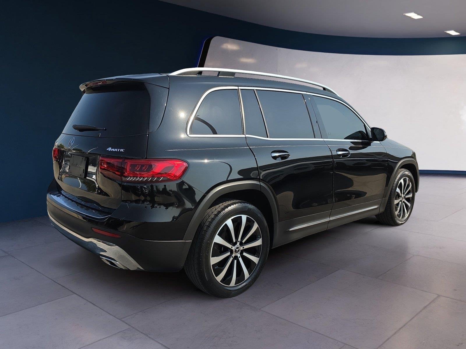 Used 2022 Cosmos Black Metallic Mercedes-Benz GLB 250 image 5
