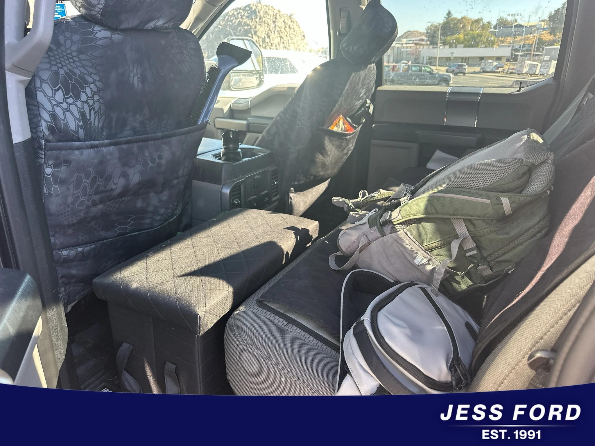 Used 2020  Ford  image 8