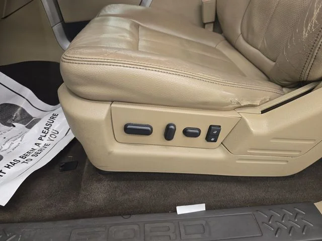 Used 2009 White Sand Tri-Coat Ford Lariat image 34