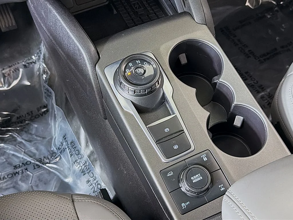 Used 2025 Shadow Black Ford Badlands image 36