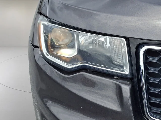 Used 2019 Gray Jeep Limited image 9