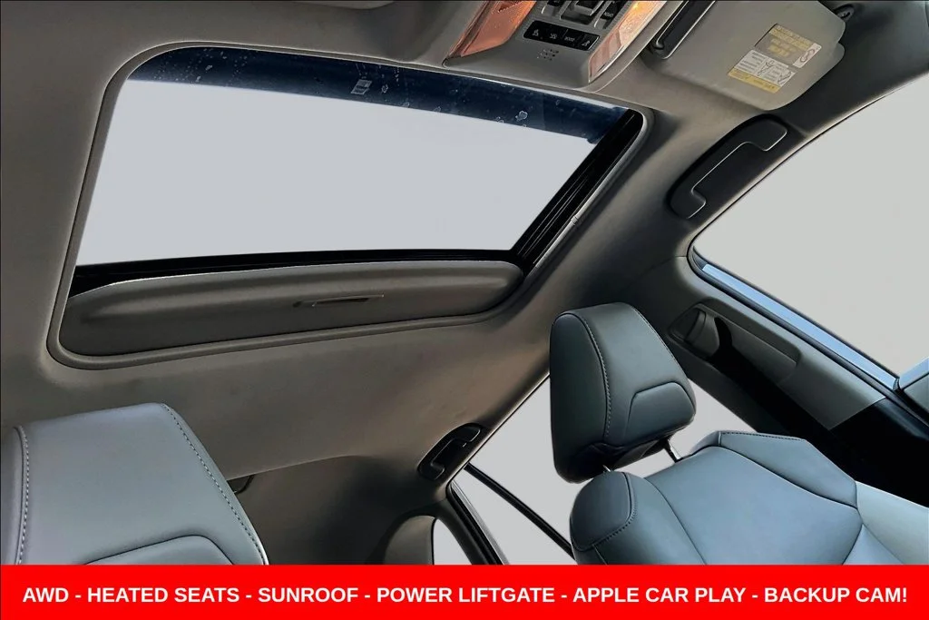 Used 2021 Silver Toyota XLE Premium image 33