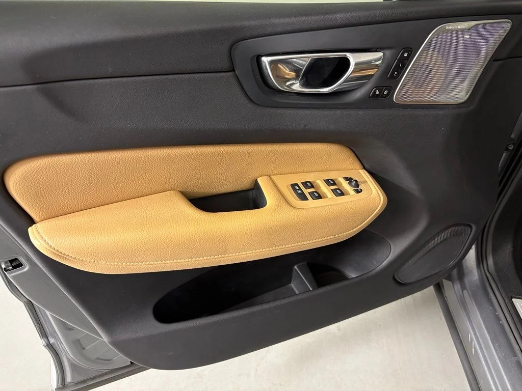 Used 2020 Gray Volvo T6 Inscription image 14