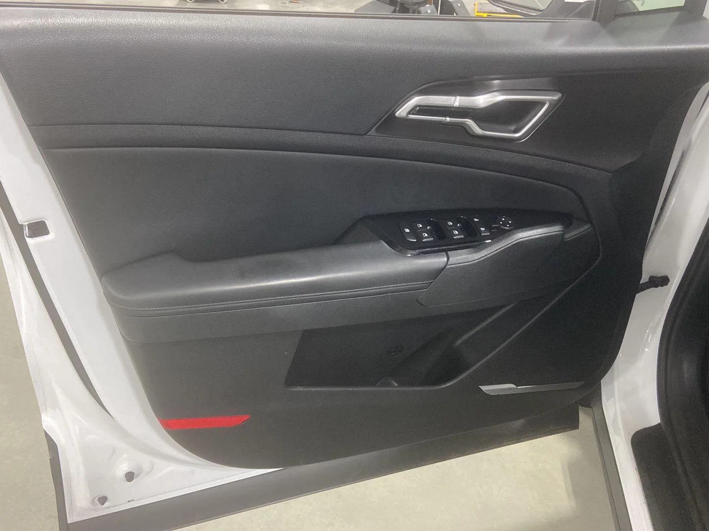 Used 2023 Glacial White Pearl Kia EX image 9