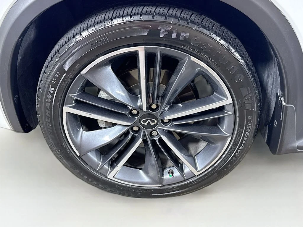 Certified Used 2024 White INFINITI LUXE image 44