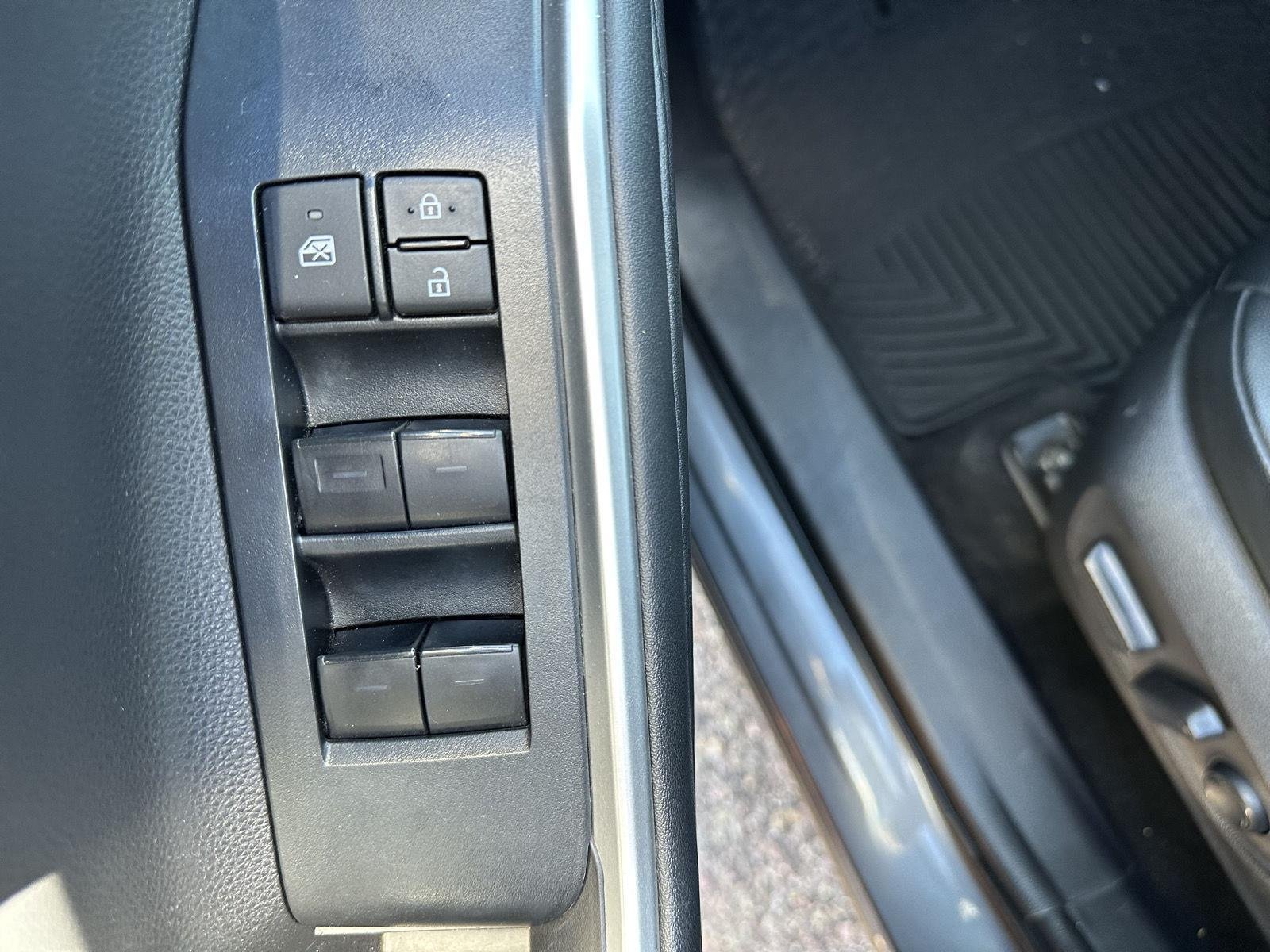 2023 Toyota Highlander XLE - Photo 17