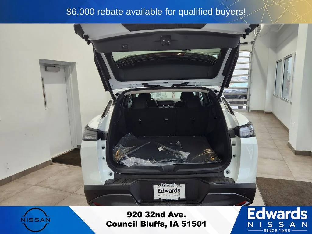 New 2026 Everest White Pearl TriCoat Nissan SL image 11