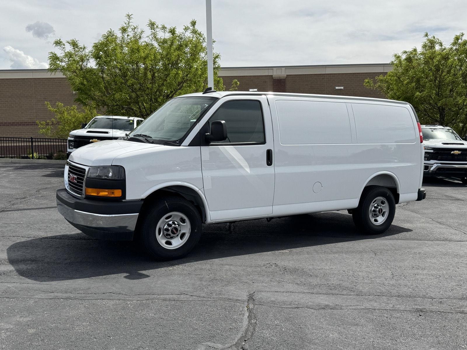 2025 GMC Savana 2500's photo