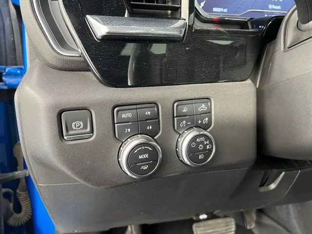 Used 2022 Blue Metallic GMC Elevation image 17