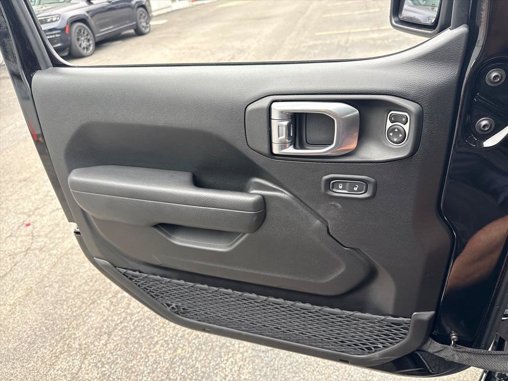 Used 2023 Black Clearcoat Jeep Rubicon image 23